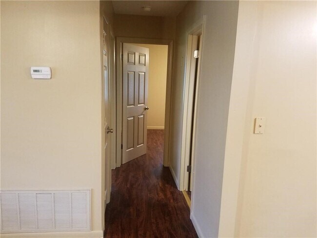 Building Photo - 598 N 40th St