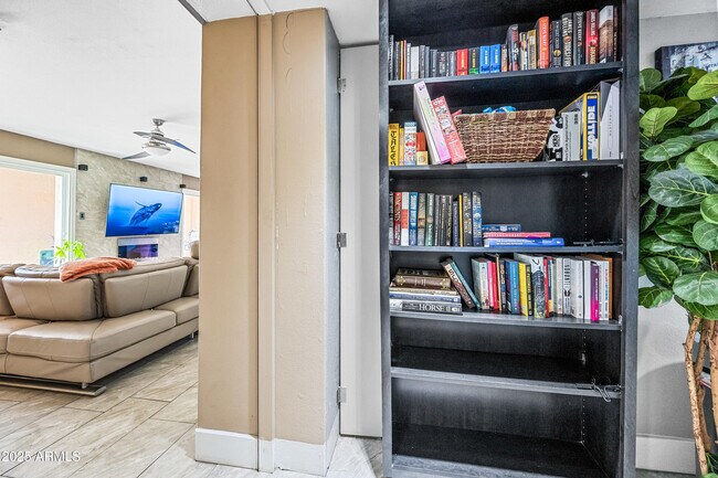 Building Photo - 7940 E Camelback Rd