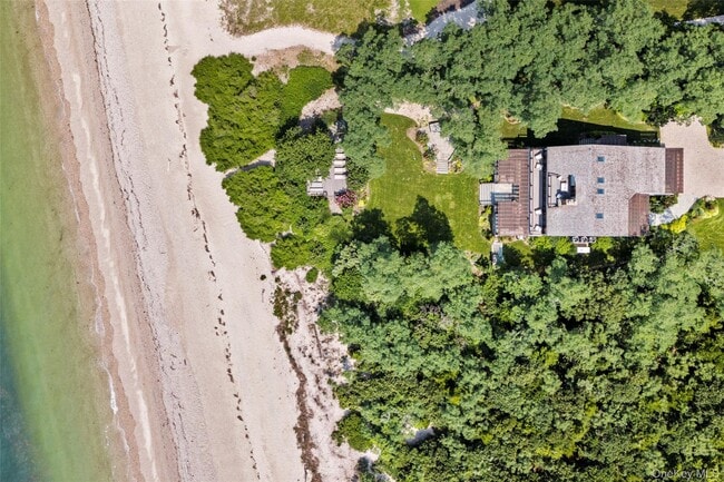 Building Photo - 16 Old Field Woods Rd