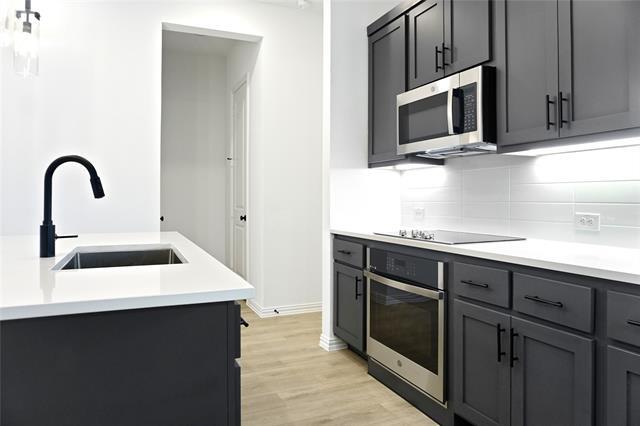 Building Photo - 631 Redwood Wy