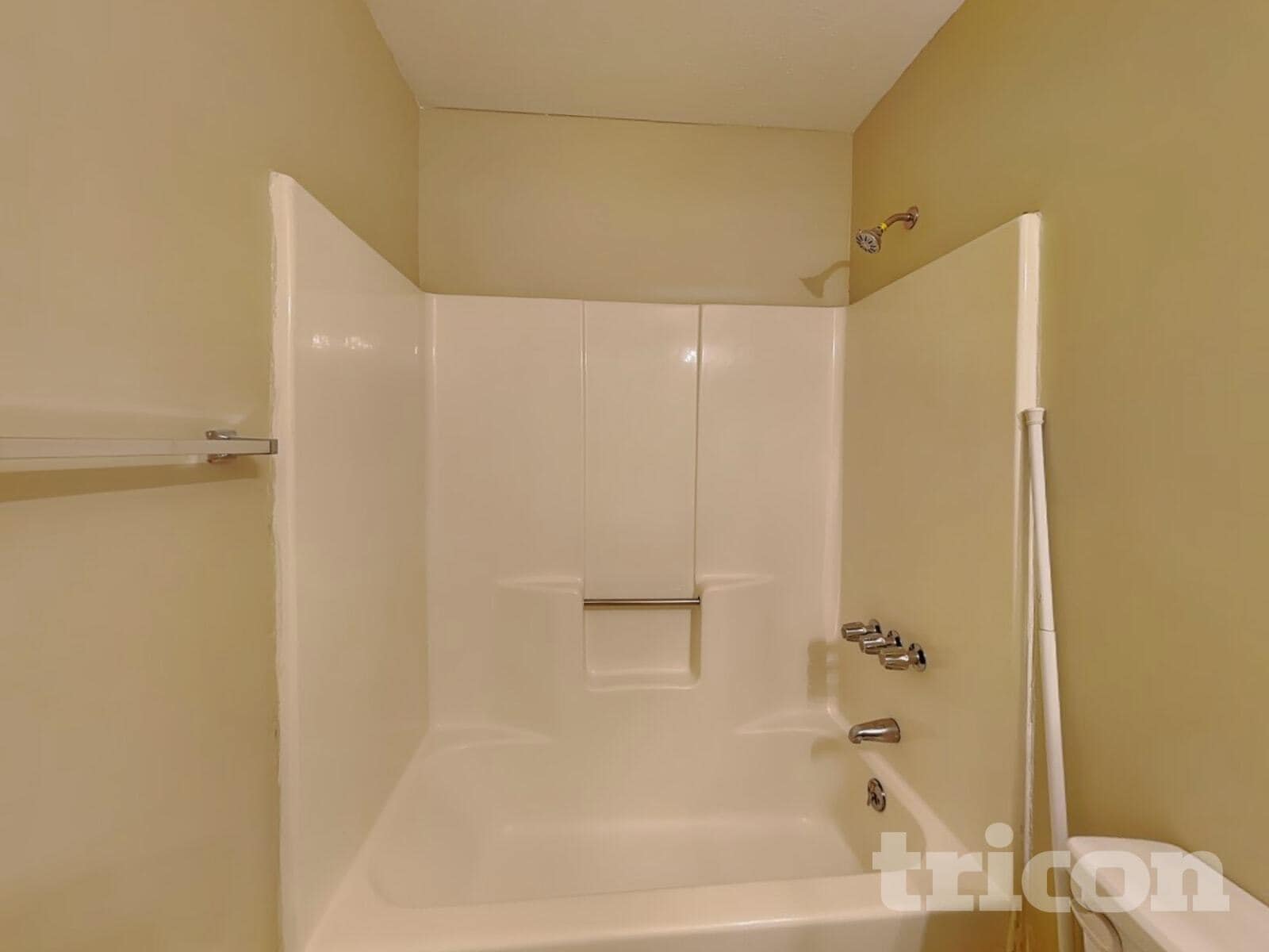 Building Photo - 8977 Tweeddale Dr