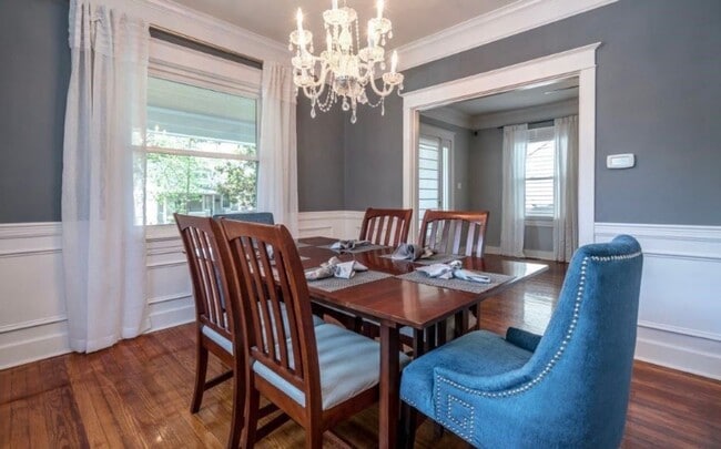 Building Photo - Gorgeous Renovated Highlands Bungalow – Av...