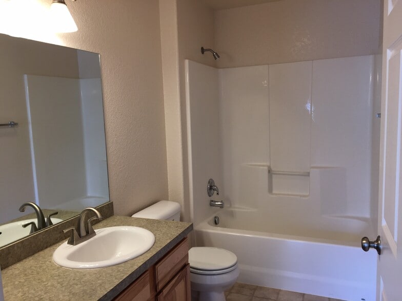 Building Photo - 19 Diane Rd