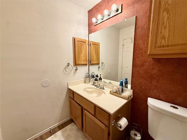 Building Photo - 1658 Glenmore Dr