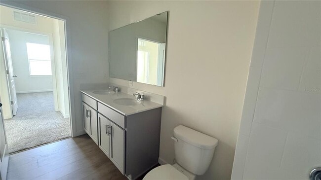 Building Photo - 2066 Walnut Crk Dr