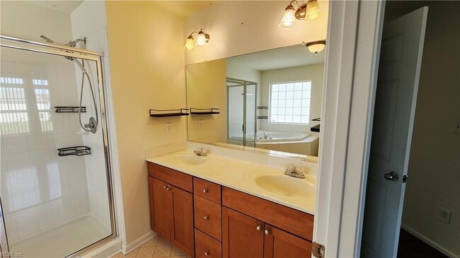 Building Photo - 805 Gem Ct