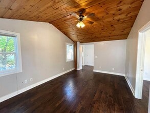 Building Photo - 212 E Washington St