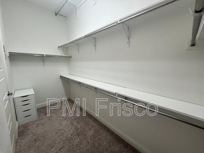 Building Photo - 10505 Wintergreen Dr