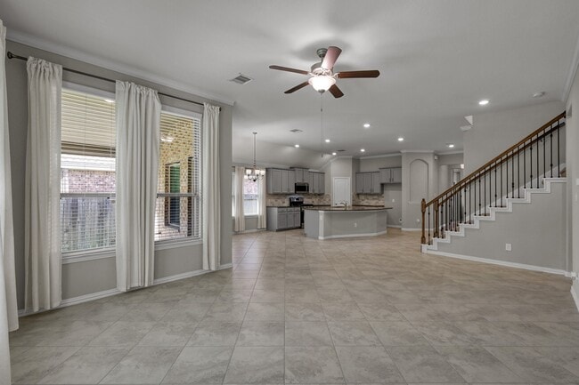 Building Photo - 122 S Bearkat Ct