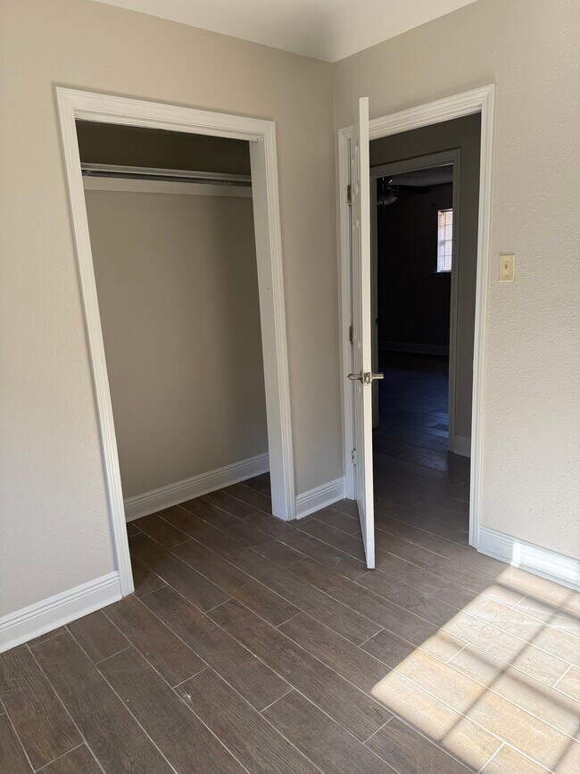 Building Photo - 7718 Reindeer St