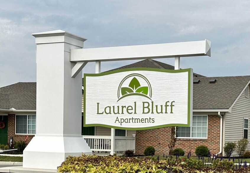 Building Photo - Laurel Bluff Apartments