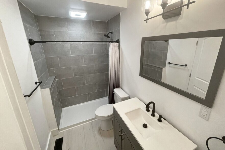 1st Floor Bath - 1449 E Long St
