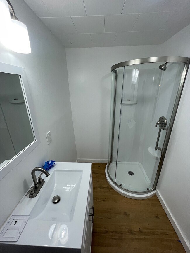 Building Photo - 304 Poplar St