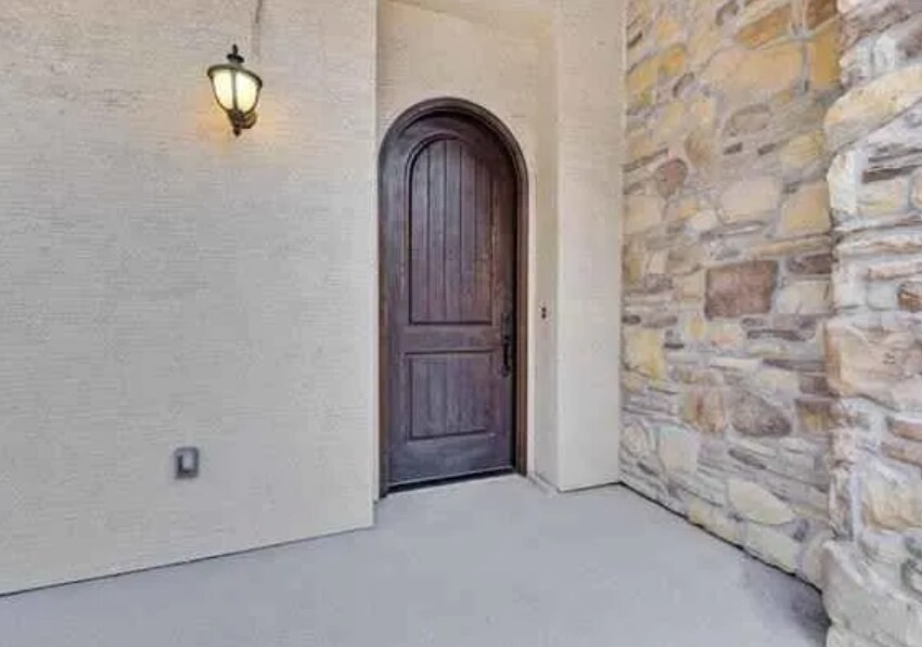 Building Photo - 555 Via Amalfi