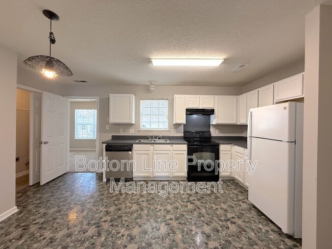 Building Photo - 5812 Silver Eagle Dr