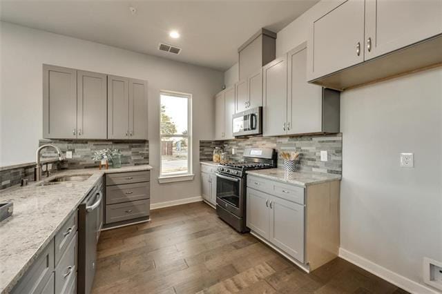 Building Photo - 5995 Rivendell Dr