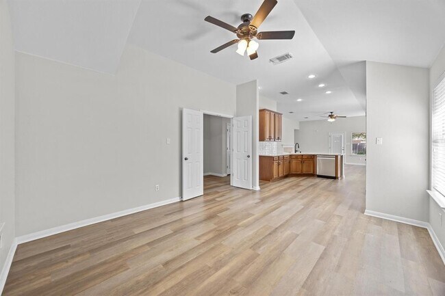 Building Photo - 806 Broken Trace Ct