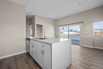 Building Photo - BEDROOMS! $1000.00/room