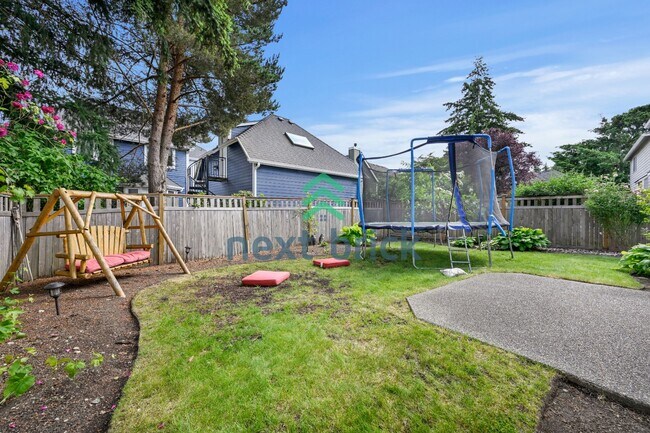 Building Photo - "Charming Sammamish Retreat: 3-Bedroom Home with 2.5 Baths & 1,710 Sq Ft of Comfort"