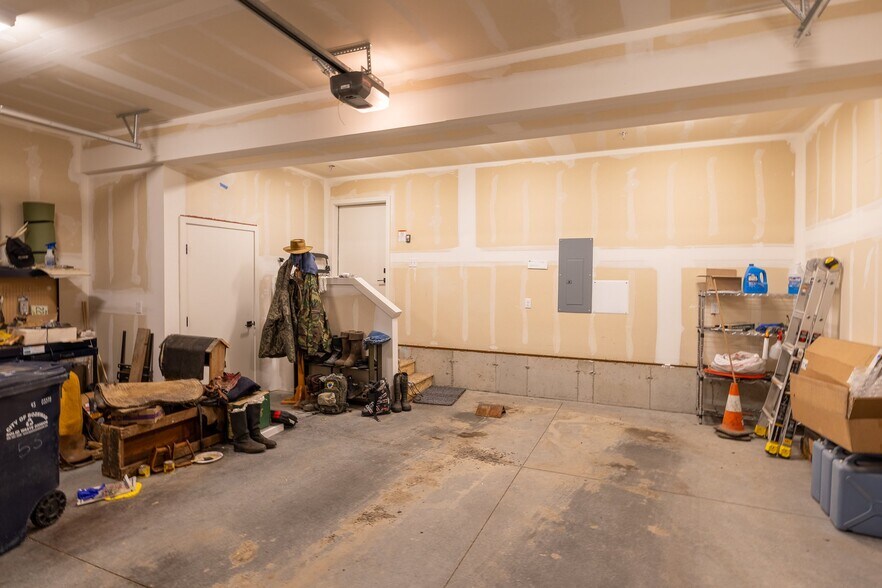 Building Photo - 580 Enterprise Blvd