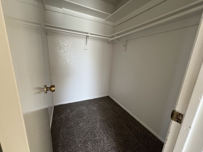 Building Photo - Olive Square 2 Bedroom Townhouse