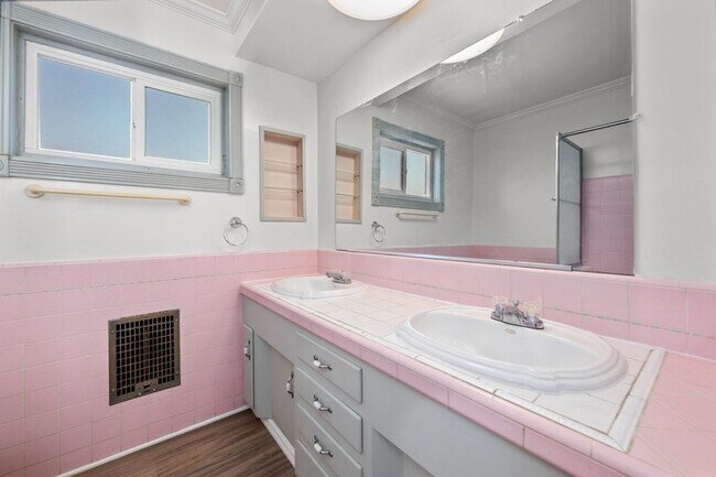 Building Photo - 4910 Gary St