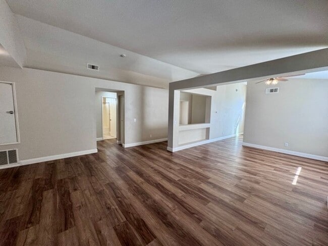 Building Photo - 3 bedroom Temecula home available for LEASE!