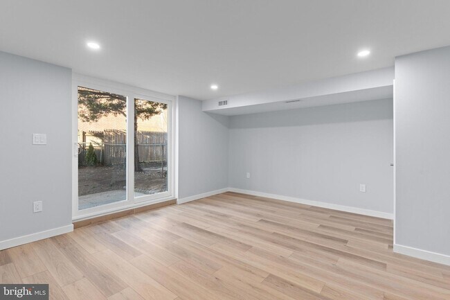 Building Photo - 3586 Dows Rd