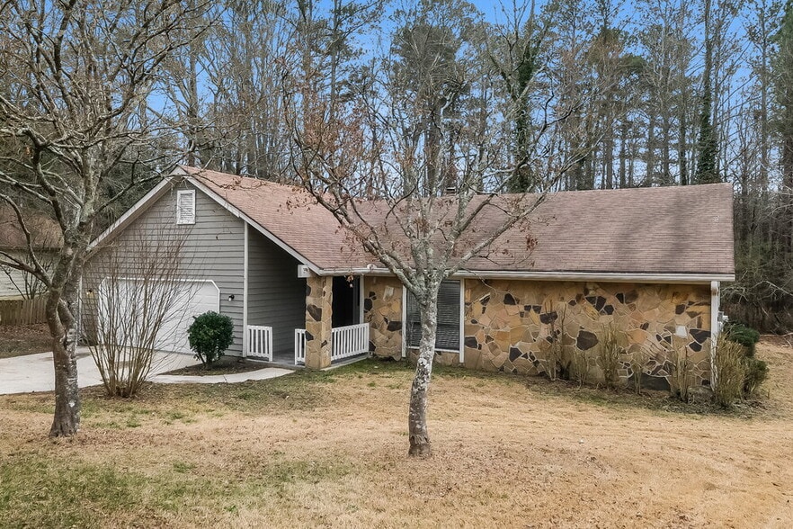 Building Photo - 8983 Habersham Dr
