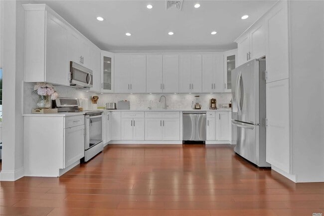 Building Photo - 139 Cold Spring Rd