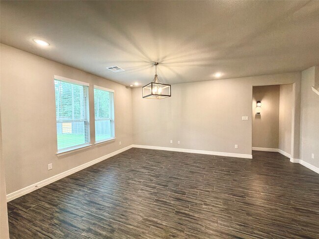 Building Photo - 415 Northern Pike Dr
