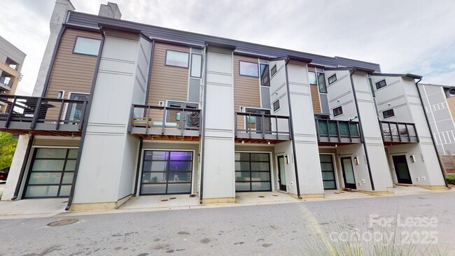Building Photo - 1211 Minter Pl