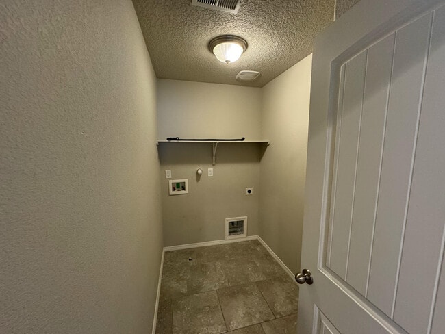 Building Photo - 3845 Havasu Falls St NE