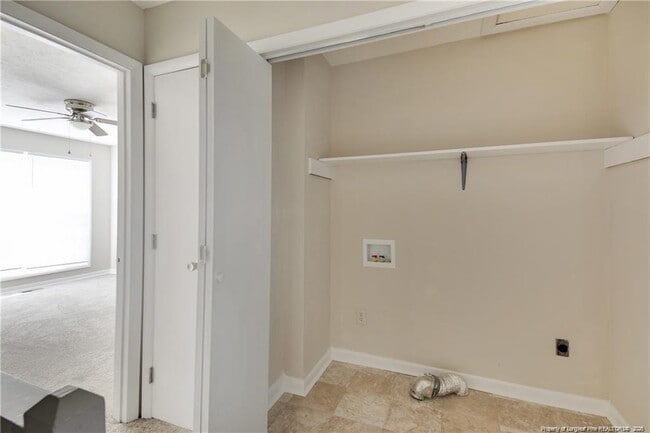 Building Photo - 5940 Laguna Dr