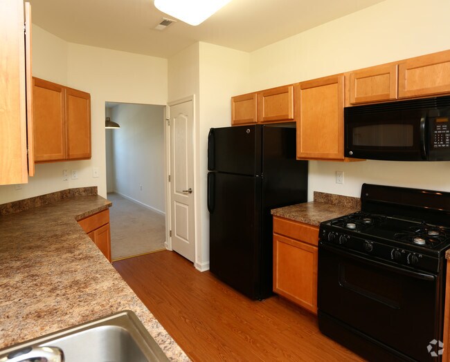 Emerson Green Clayton, NJ Apartment Finder