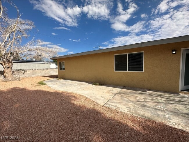 Building Photo - 5233 Lytton Ave