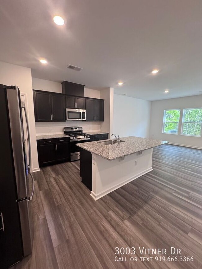 Building Photo - 3003 Vitner Dr
