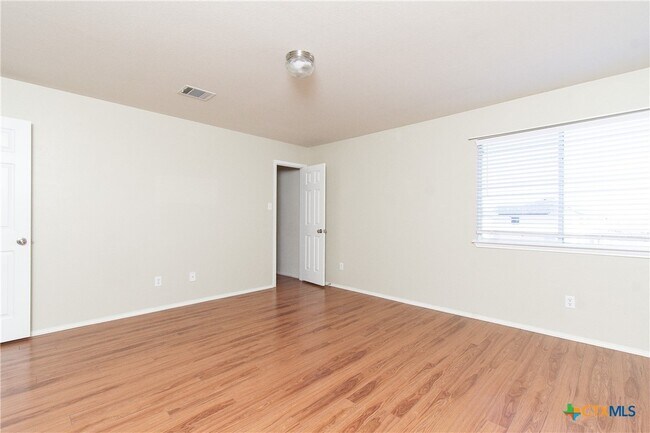 Building Photo - 5503 Bridgewood Dr