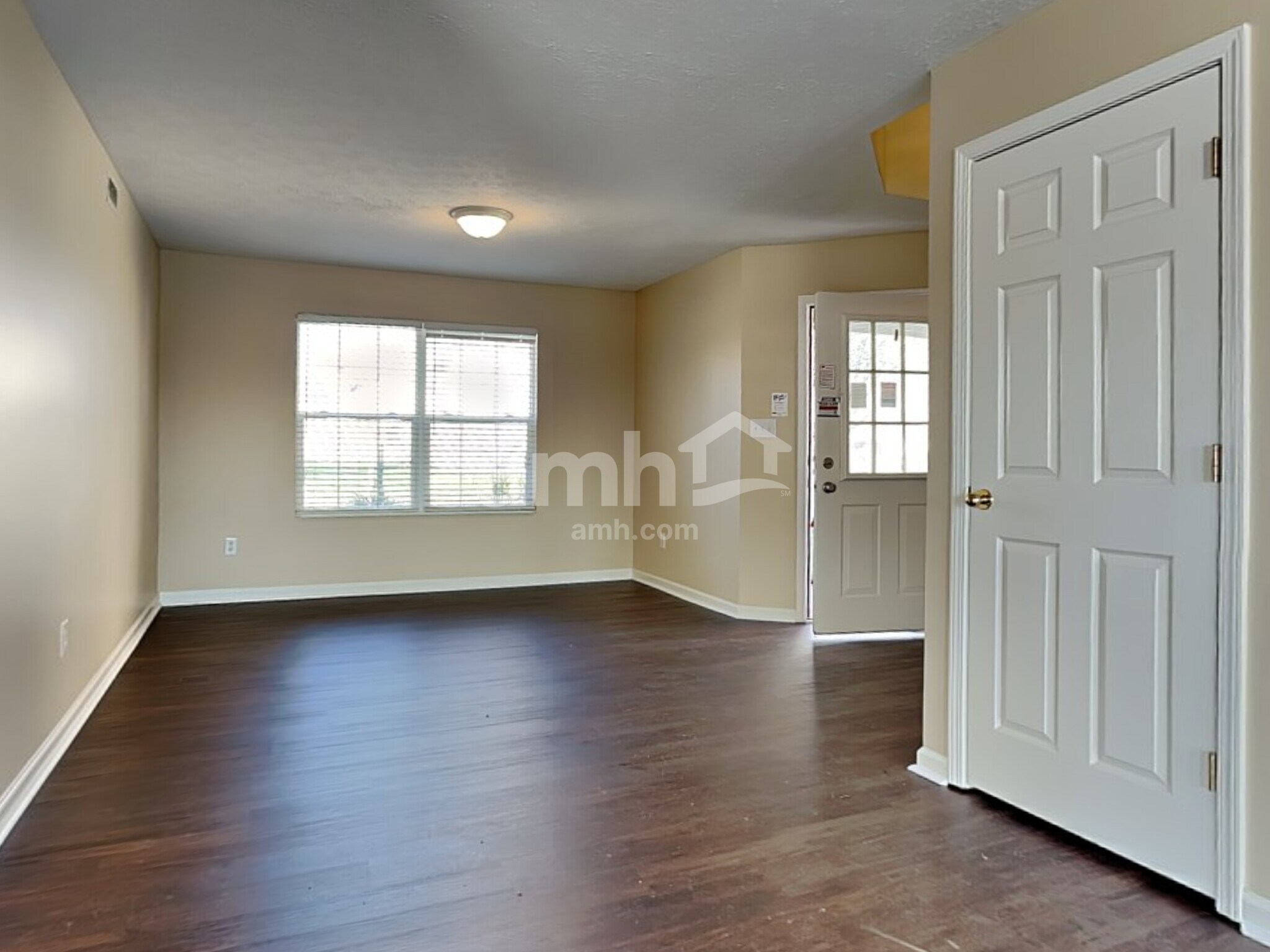 Building Photo - 3207 Creekshore Dr