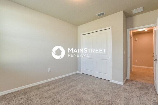 Building Photo - 4 Bedroom Pet-Friendly Home in Auburndale, FL with Main Street Renewal
