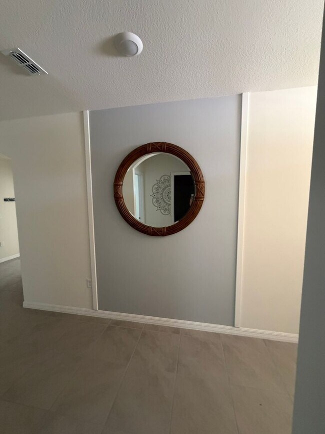 Building Photo - 801 Baylor Dr
