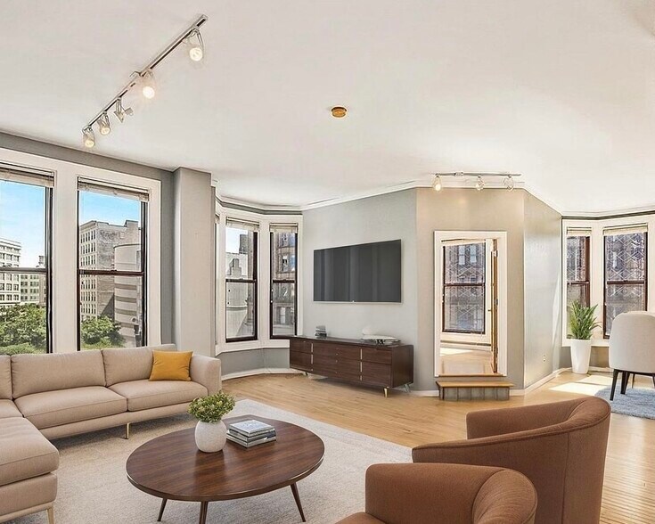 Building Photo - 108 W Wells St