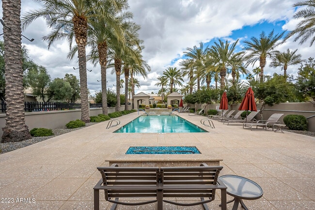 Building Photo - 7878 E Gainey Ranch Rd