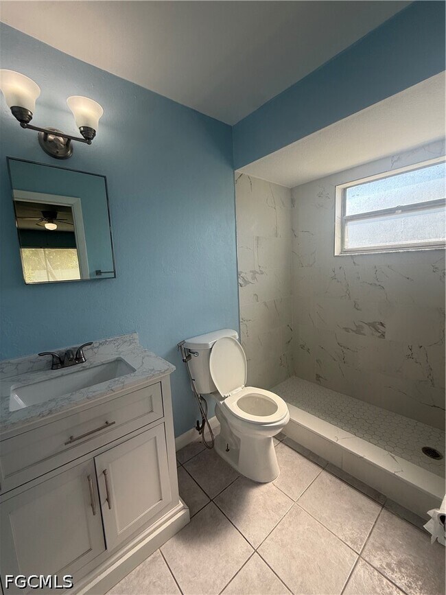 Building Photo - 257 Cape Coral Pkwy E