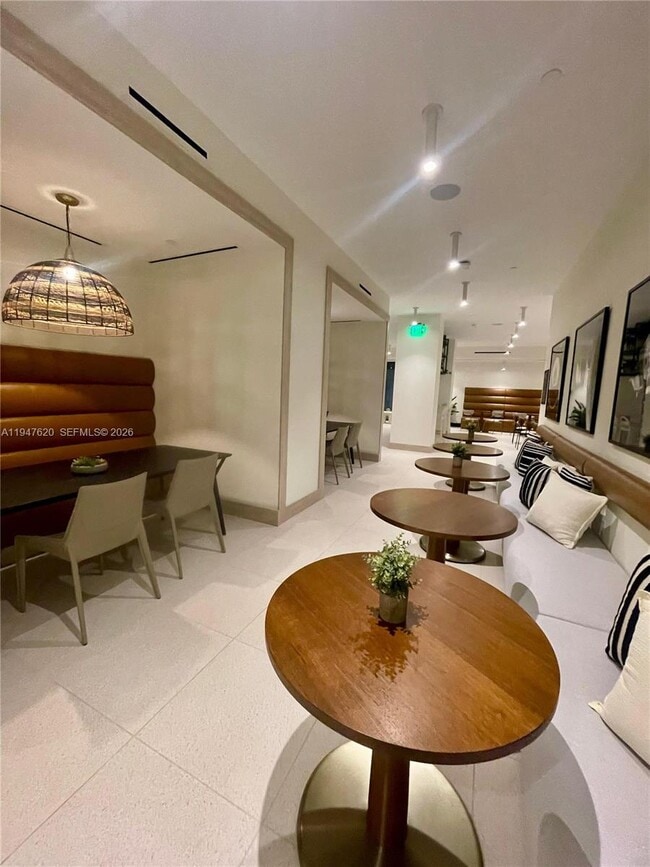 Building Photo - 225 N Miami Ave