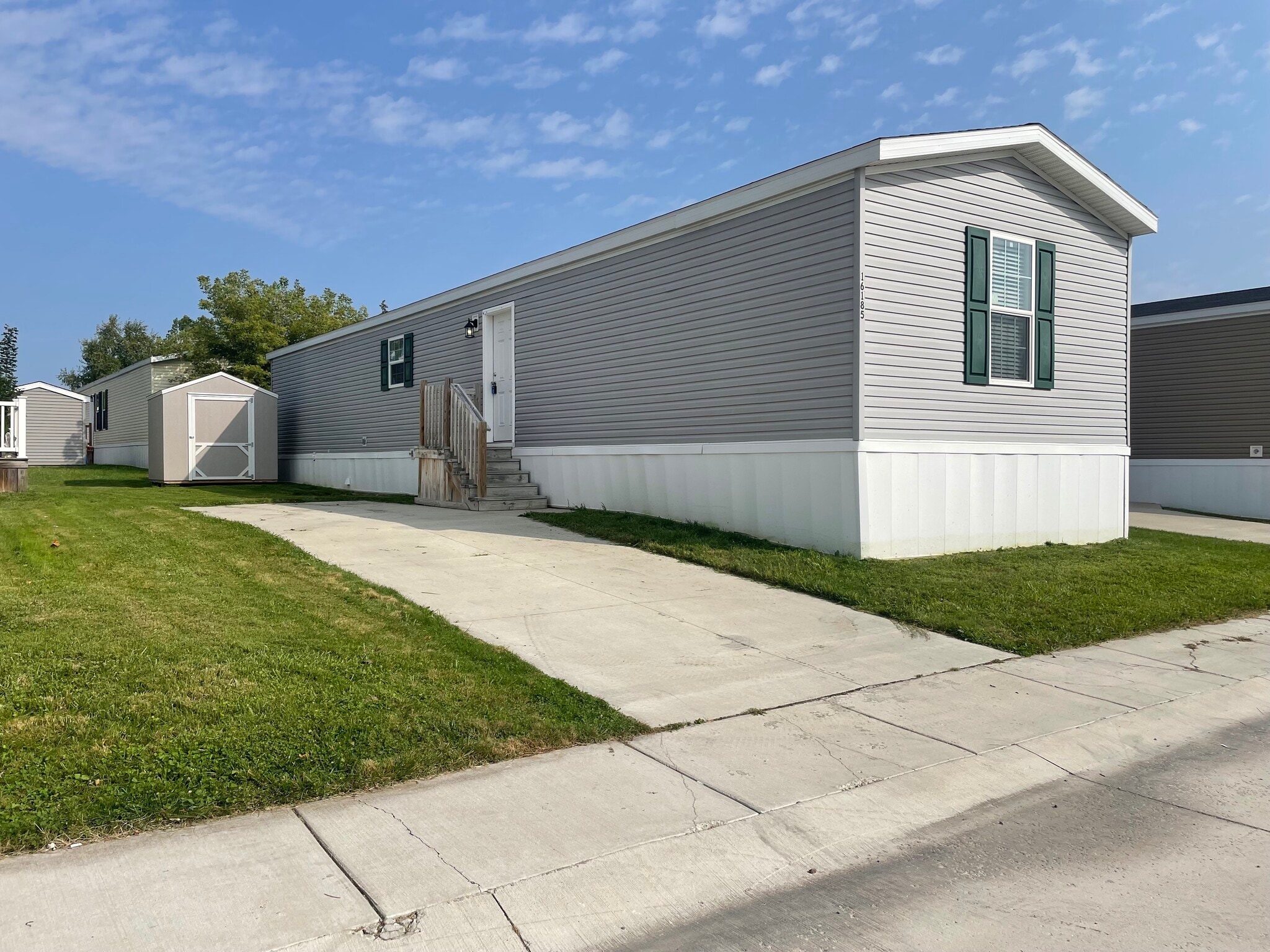 Building Photo - 16185 Notre Dame St