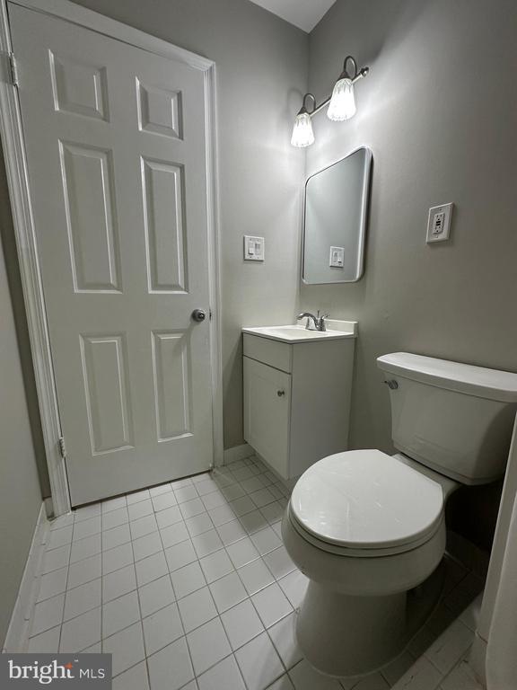 Building Photo - 10152 Village Knolls Ct