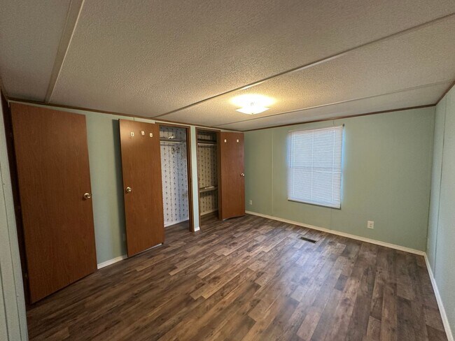 Building Photo - 3-Bedroom, 2-Bath Mobile Home in Wanchese