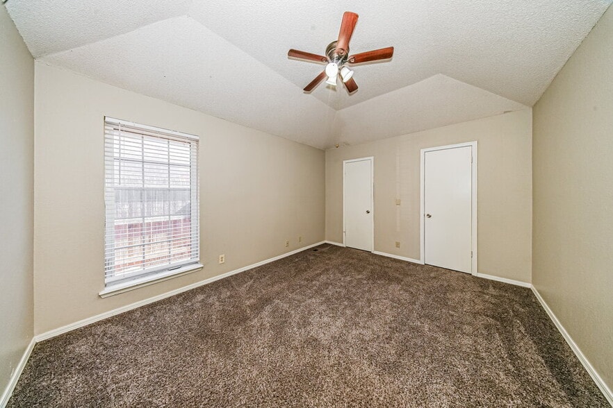 Building Photo - 8117 Turtle Dove Dr