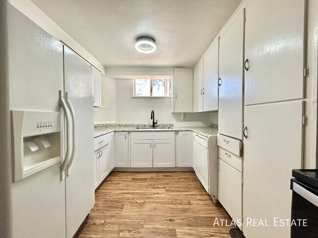 Building Photo - 2353 S Sherman St